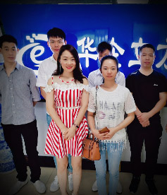 感謝鋁單板行業(yè)鄧總和小伙伴們前來公司交流網(wǎng)絡(luò)推廣工作，我們定全力以赴，不負使命，幫您把網(wǎng)絡(luò)營銷落地。