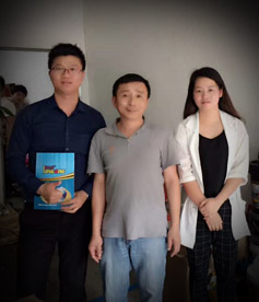 感謝潤滑油行業(yè)何總百般對比后堅決選擇與華企立方合作，我們必牢記使命，盡一切能力幫助企業(yè)網(wǎng)絡(luò)營銷落地，做良心企業(yè)。