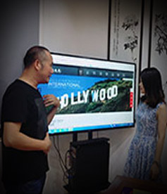 感謝電影制作公司胡導演遠從廣州來到我公司交流網(wǎng)站，我們定全力以赴，不負使命，幫您把網(wǎng)絡(luò)營銷落地。