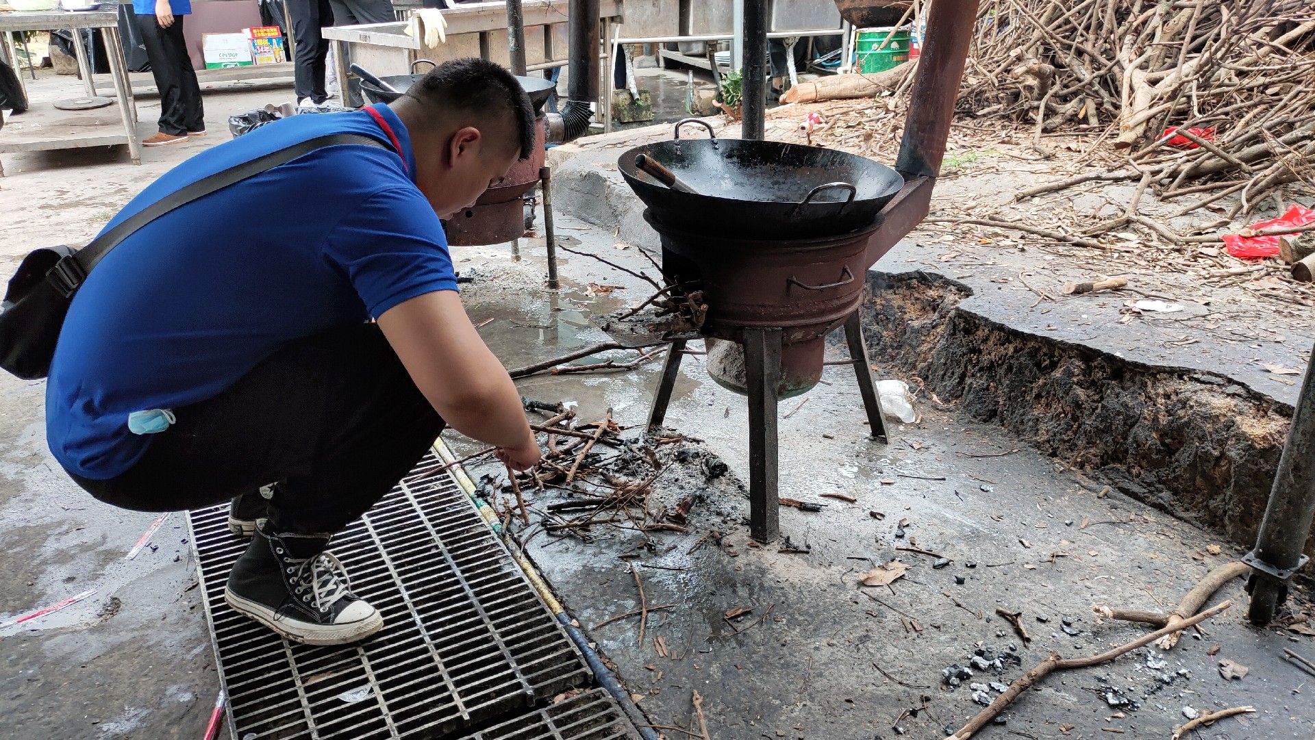 松湖騎行，穿樹(shù)飛花；農(nóng)家休閑，擁抱自然